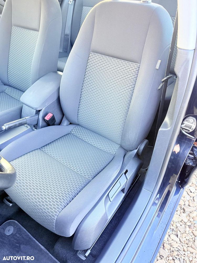 VOLKSWAGEN Golf 2011 — imagine 11