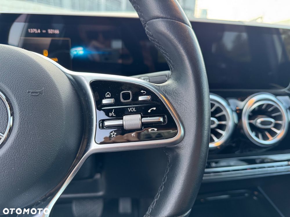 Mercedes-Benz GLA 250 8G-DCT - 17