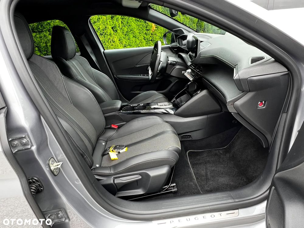 Peugeot 208 Elektromotor 136 GT Pack - 17