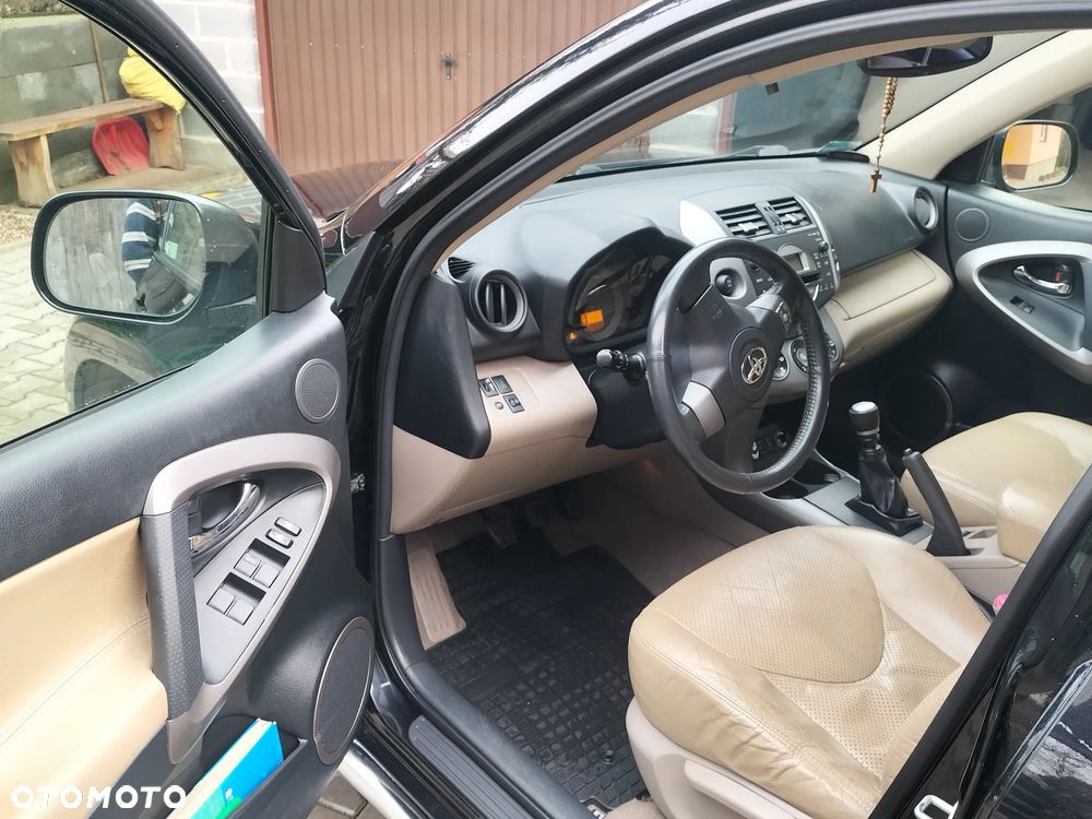 Toyota RAV4 2.2 D-4D Prestige - 8