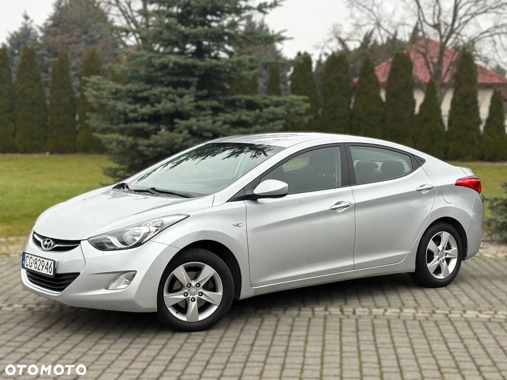 Hyundai Elantra 1.6 Comfort - 3