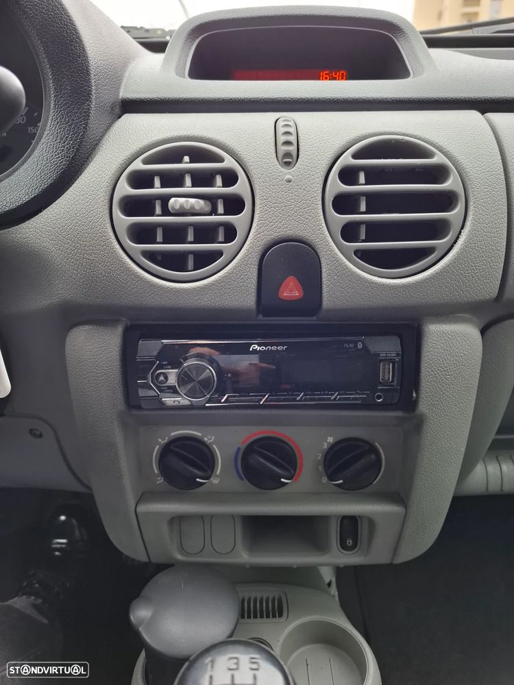 Renault KANGOO 1.5 DCI - 8