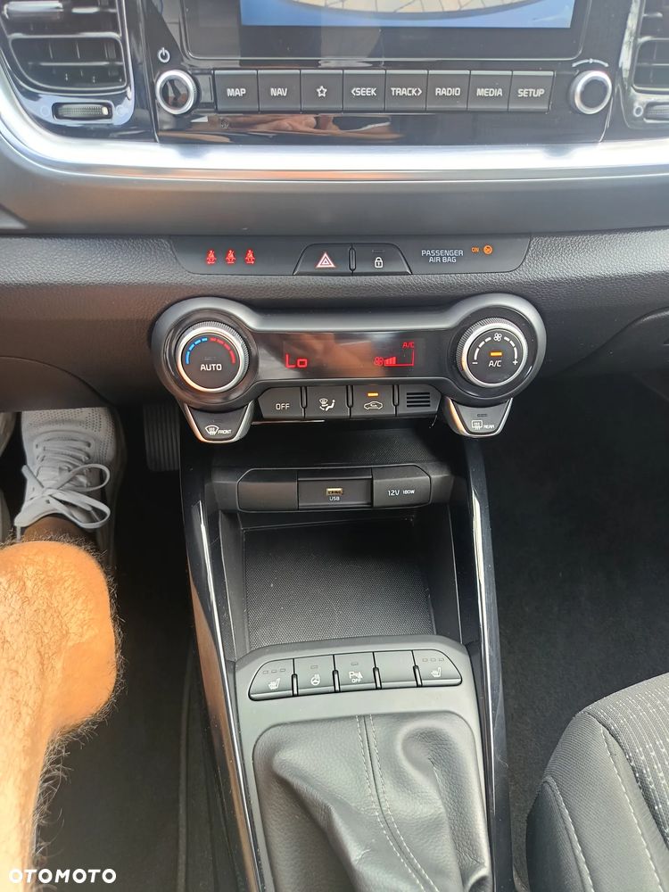 Kia Stonic - 21