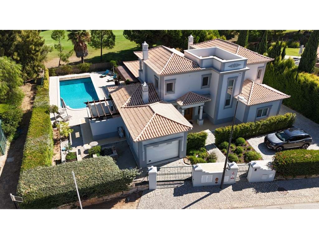 Exclusiva Moradia T4 de Luxo na Primeira Linha do Campo de Golfe na... - Grande imagem: 2/60