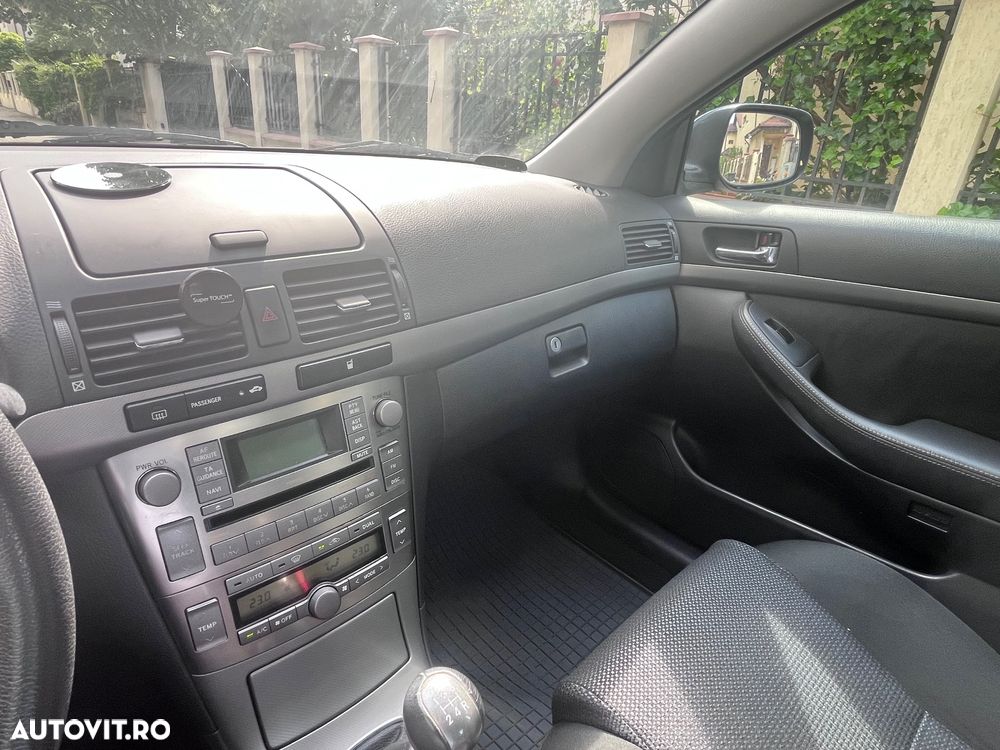 Toyota Avensis 1.8 Executiv - 14
