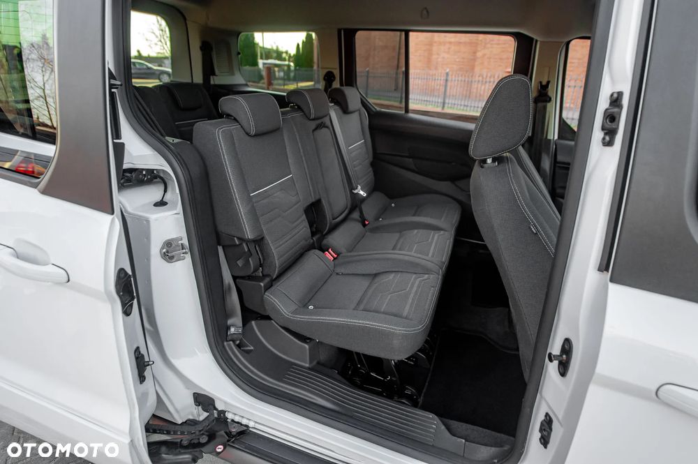 Ford Tourneo Connect - 22