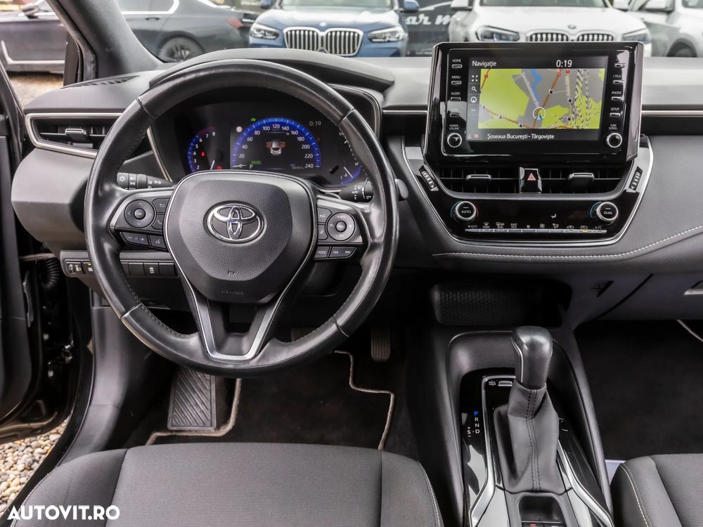 Toyota Corolla 2.0 Hybrid Business Edition - 17