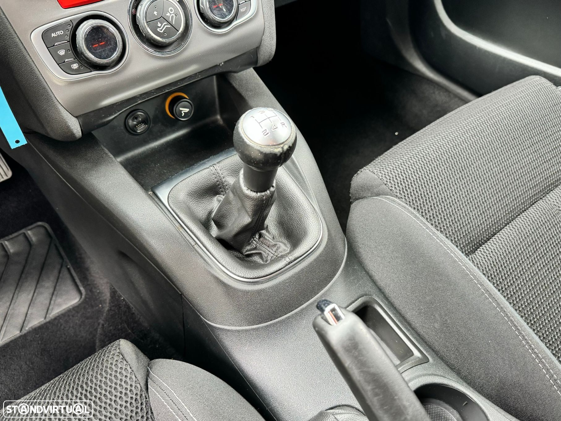 Citroën C4 1.6 BlueHDi Feel - 18