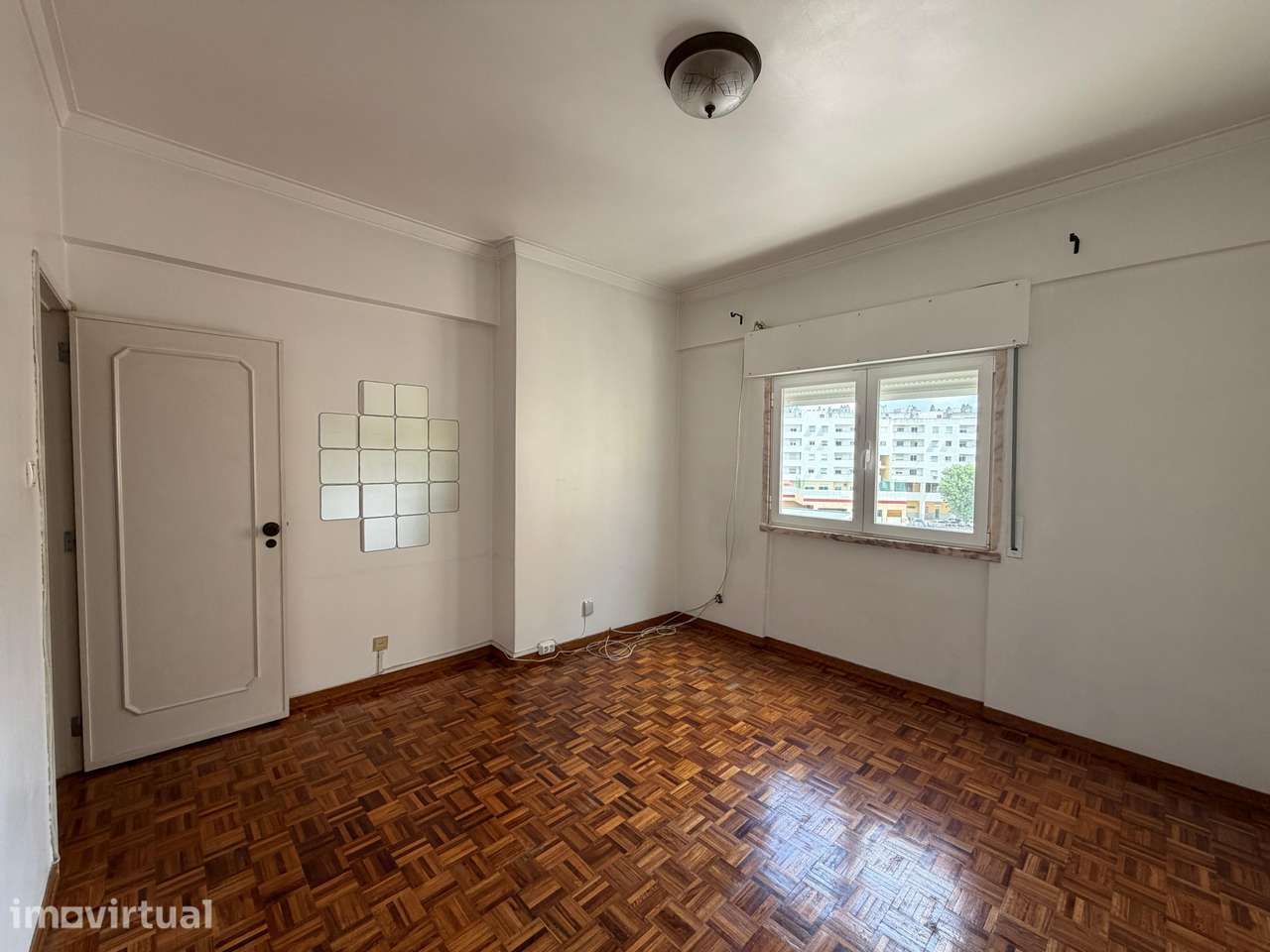 Apartamento T2, localizado em Casal de São Brás - Grande imagem: 3/14