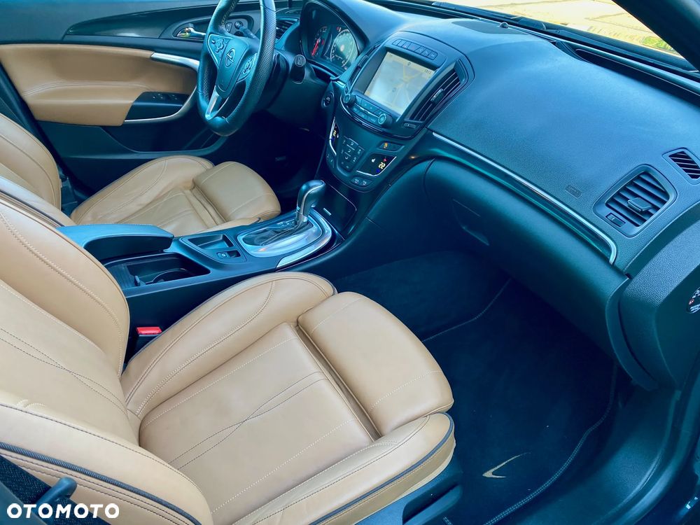 Opel Insignia 2.0 ECOTEC DI Turbo 4x4 Sports Tourer Business Edition - 15