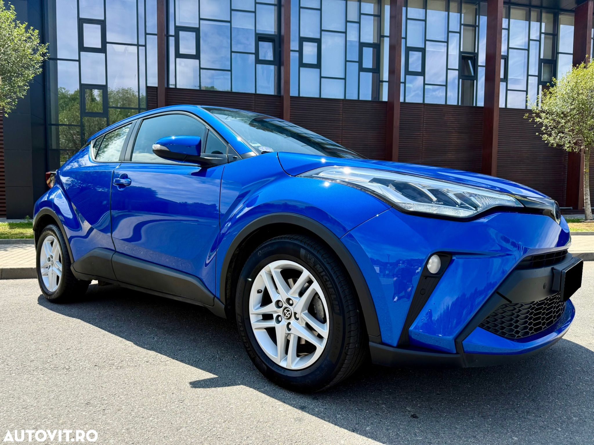 Toyota C-HR 1.8 Hybrid Business Edition - 1