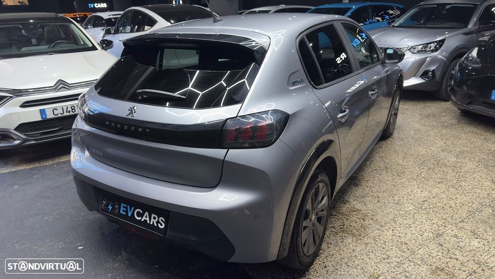 Peugeot e-208 Active Pack — fotografia 9