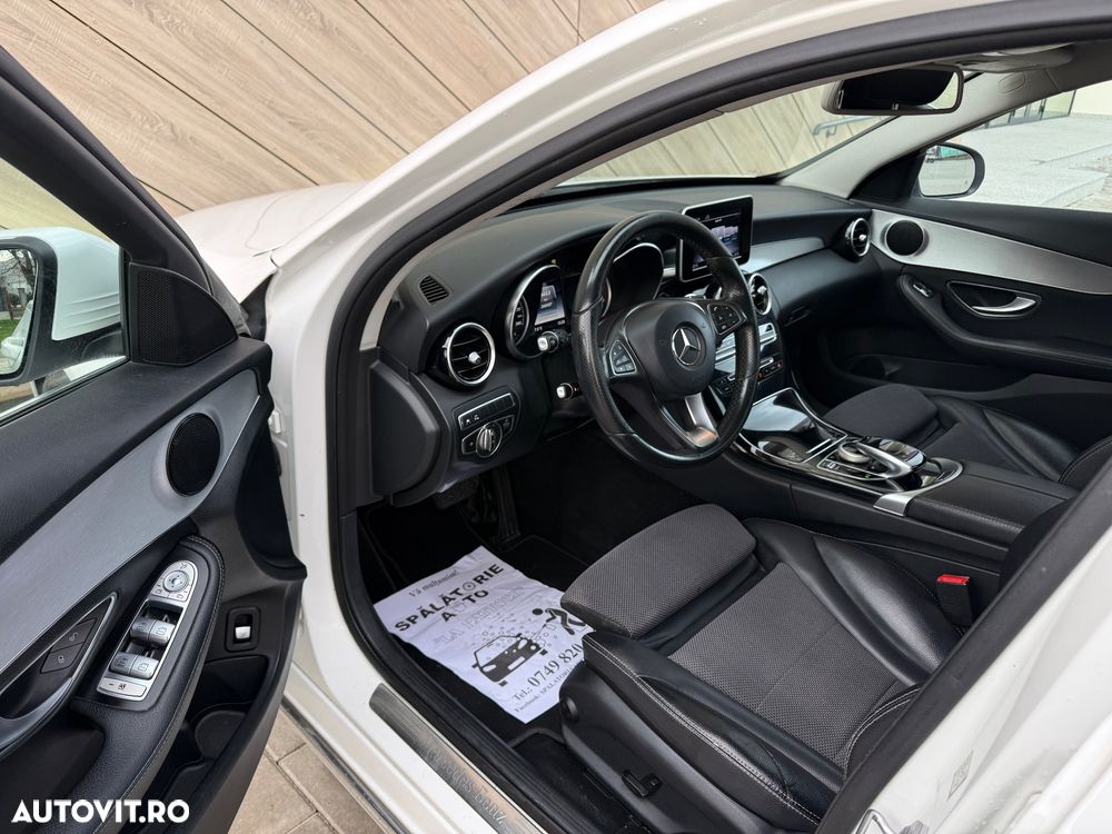 Mercedes-Benz C 220 d 4Matic T 9G-TRONIC Avantgarde - 34