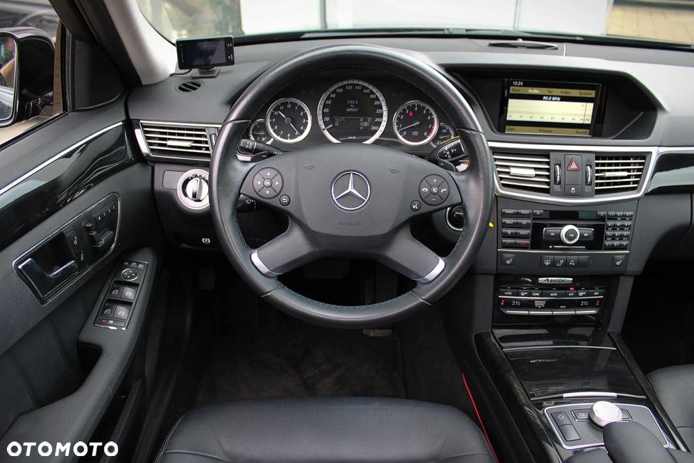 Mercedes-Benz Klasa E 350 4Matic Avantgarde Sport Edition - 18