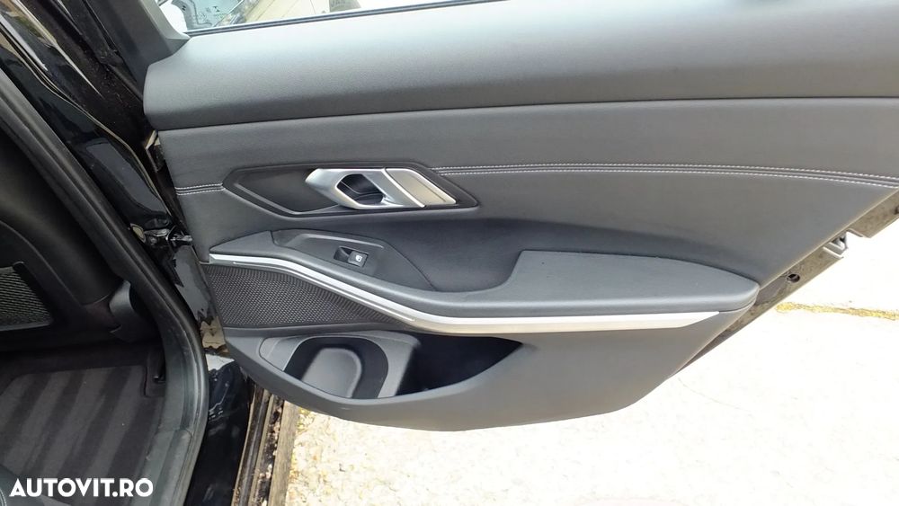 BMW Seria 3 320d xDrive Aut. Luxury Line - 33