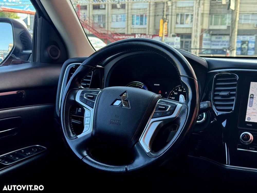 Mitsubishi Outlander - 9