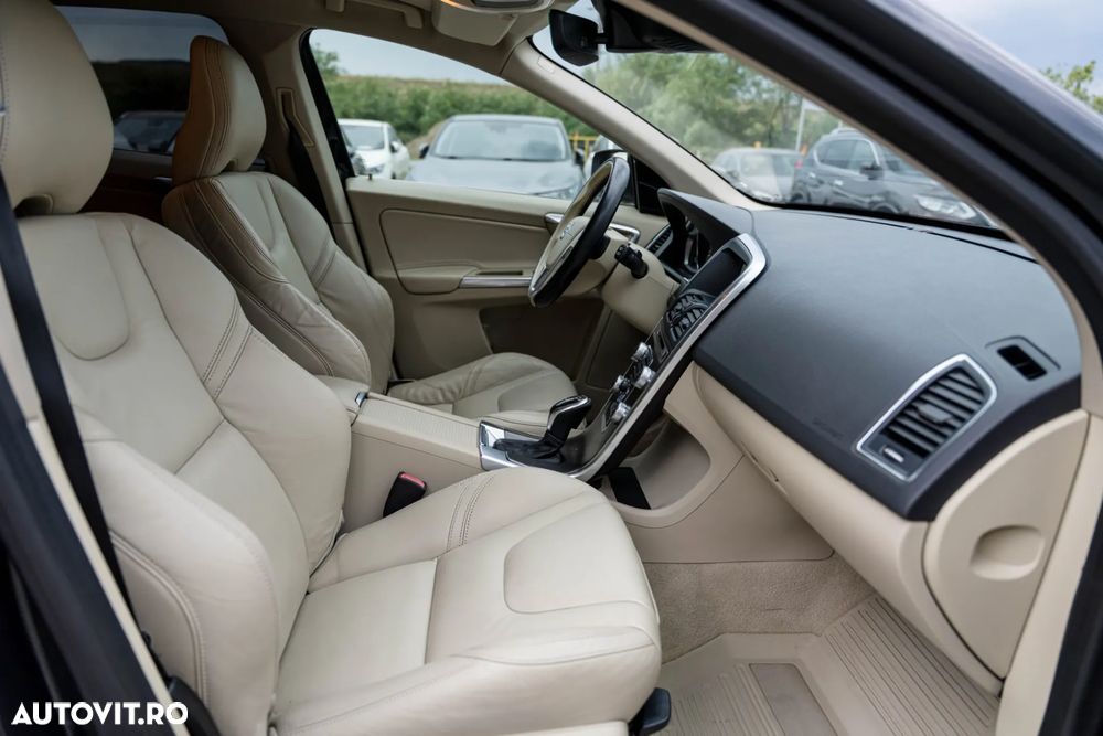 Volvo XC 60 D4 AWD Geartronic Summum - 14