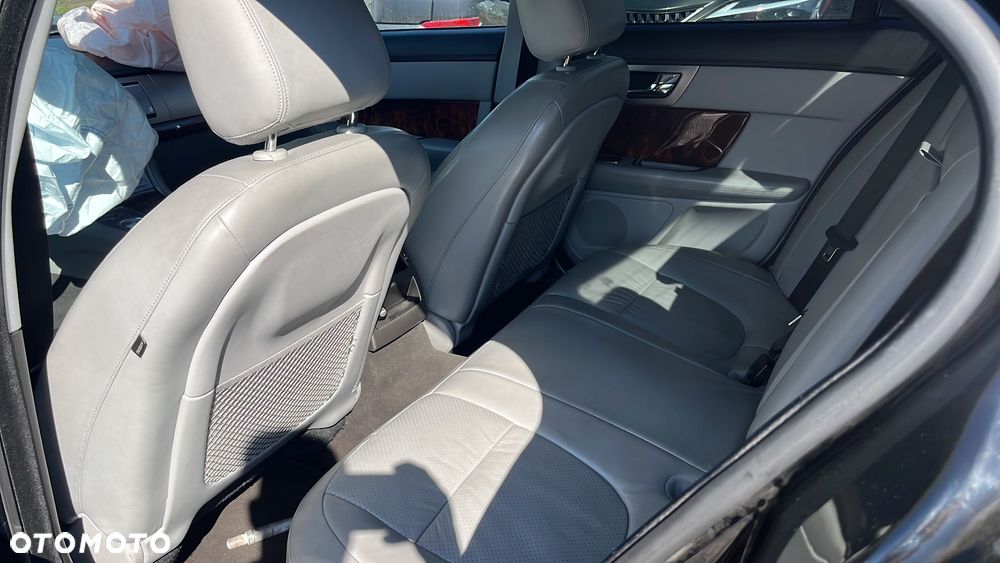 Jaguar XF 3.0 V6 D S Portfolio - 3