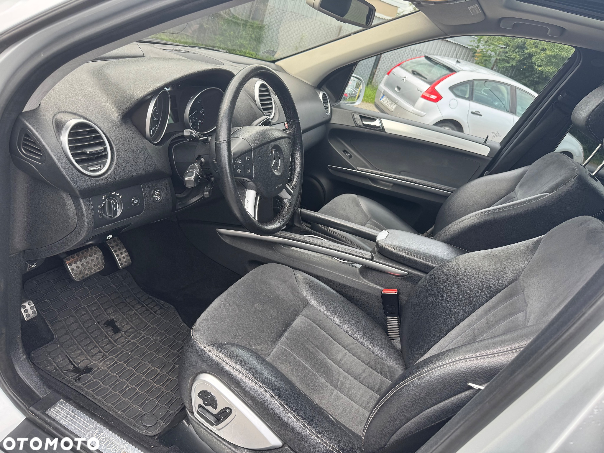 Mercedes-Benz ML 350 4MATIC 7G-TRONIC - 28
