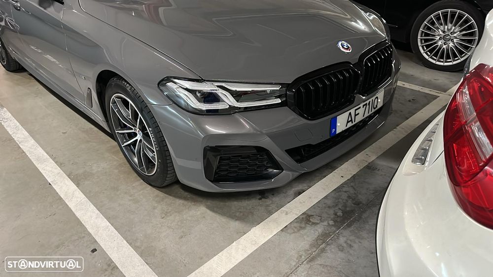 BMW 530 e Pack Desportivo M - 3