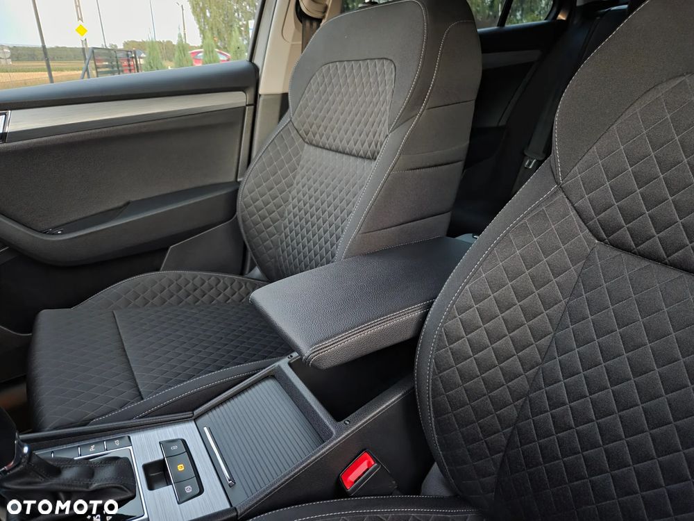 Skoda Superb 2.0 TDI SCR Ambition DSG - 29