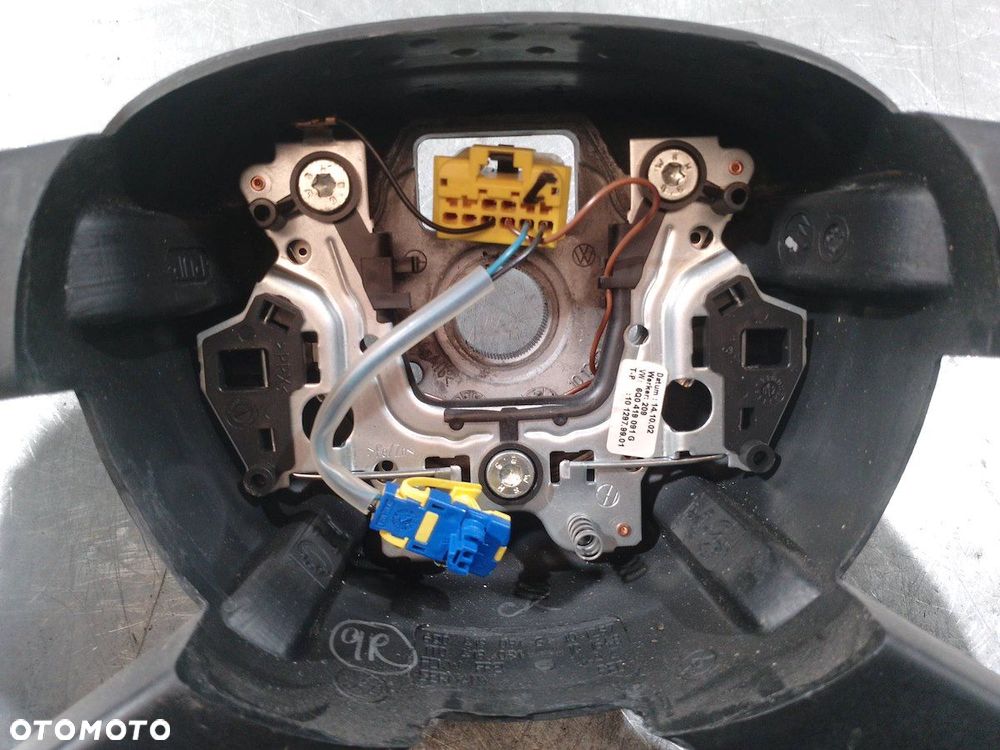 KIEROWNICA Z PODUSZKĄ VW POLO 9N 6Q0419091G 1T0419091 6Q0880201K 1.4 16V - 7