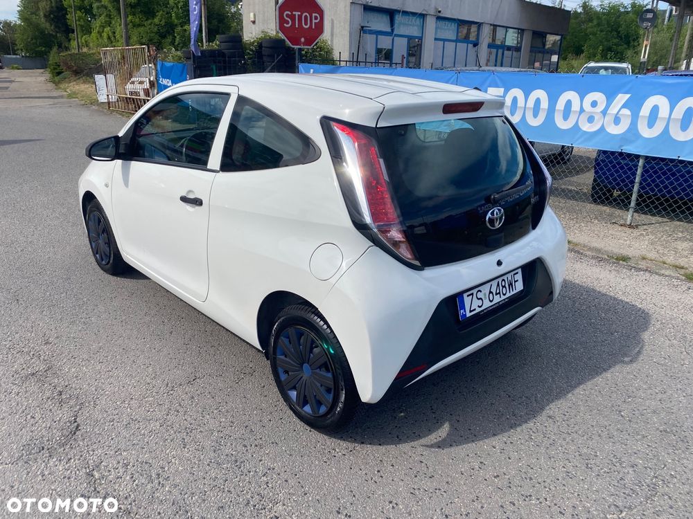 Toyota Aygo x - 16
