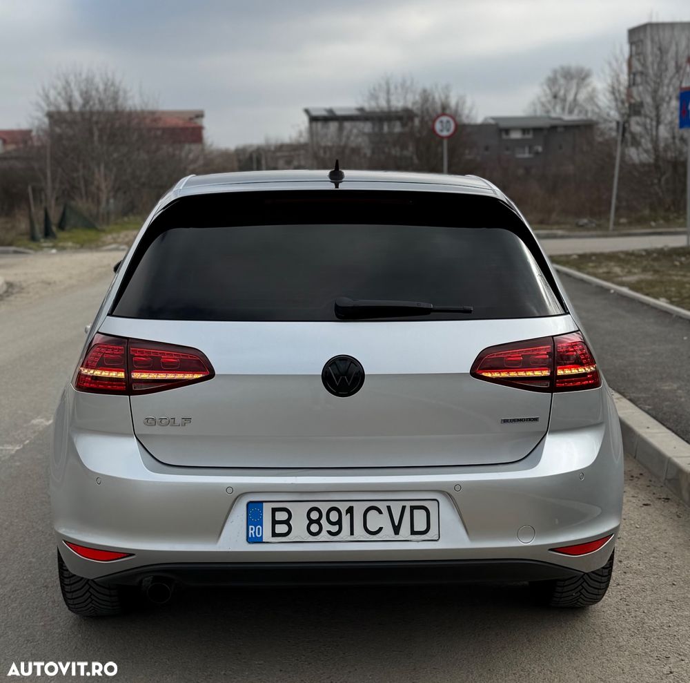 Volkswagen Golf - 3