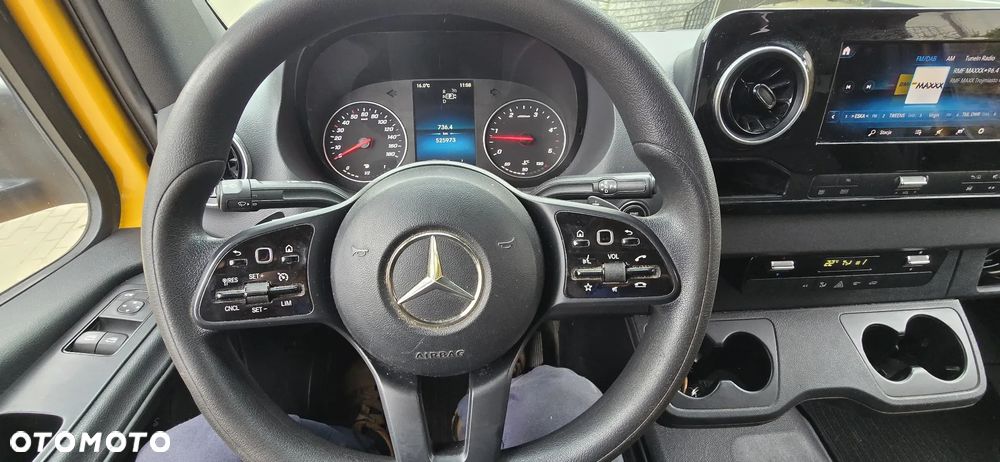Mercedes-Benz Sprinter 319 - 19