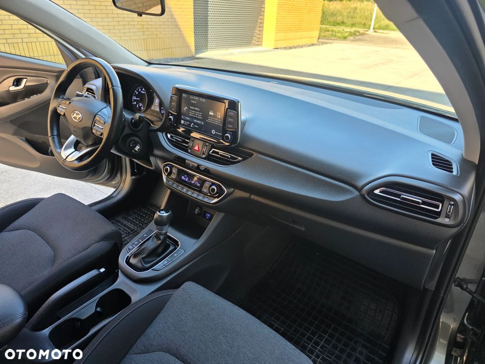 Hyundai i30 1.5 T-GDI 48V Comfort DCT - 10