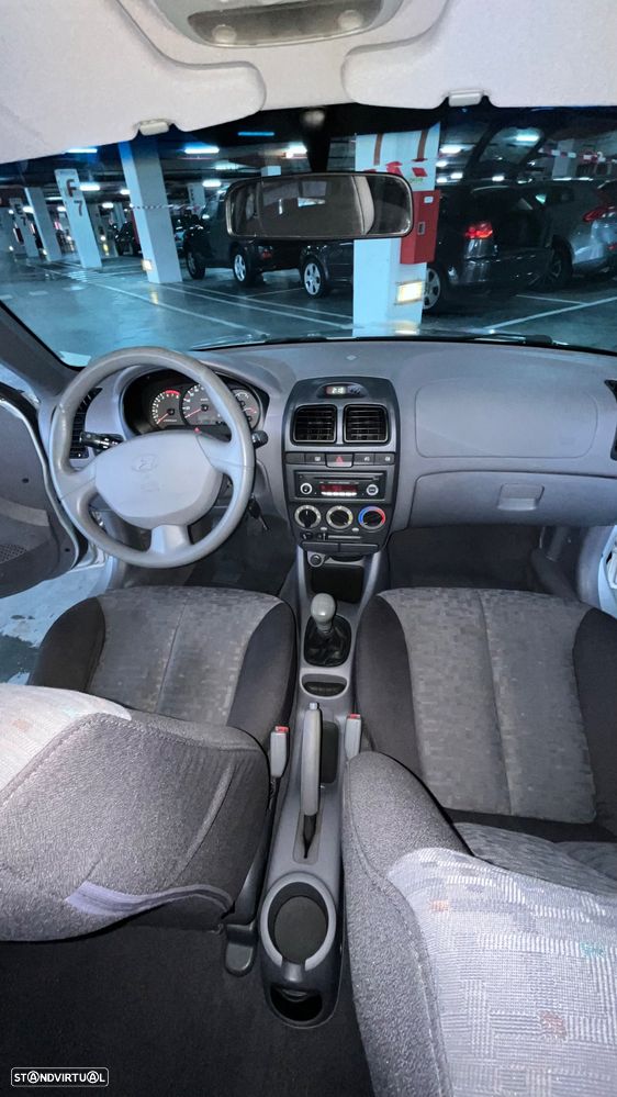 Hyundai Accent 1.3i GLS - 12
