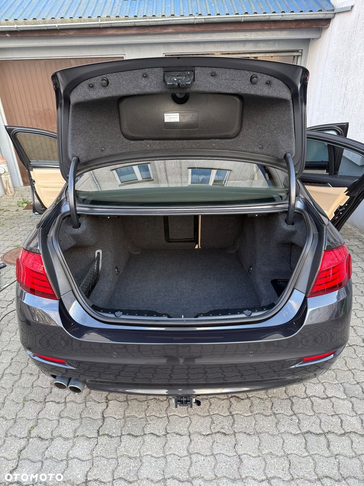 BMW Seria 5 520d xDrive - 9