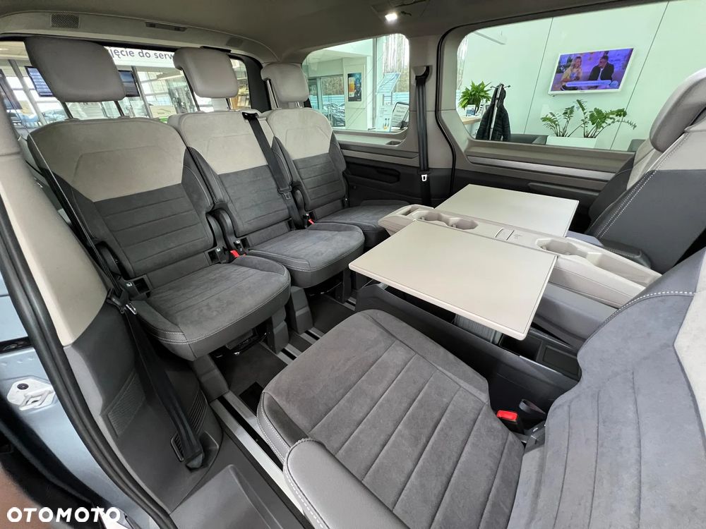 Volkswagen Multivan - 13