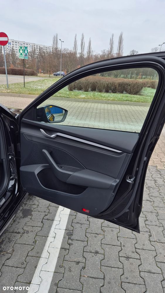 Skoda Octavia 1.5 TSI mHEV DSG Sportline - 17