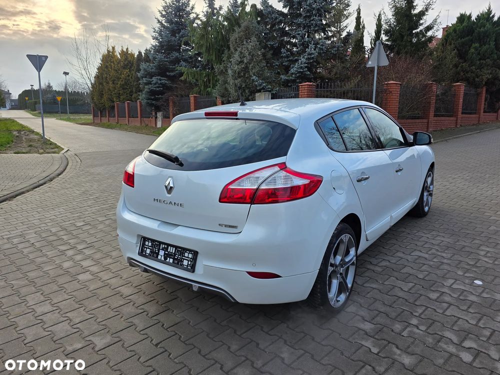 Renault Megane TCe 180 GT - 12