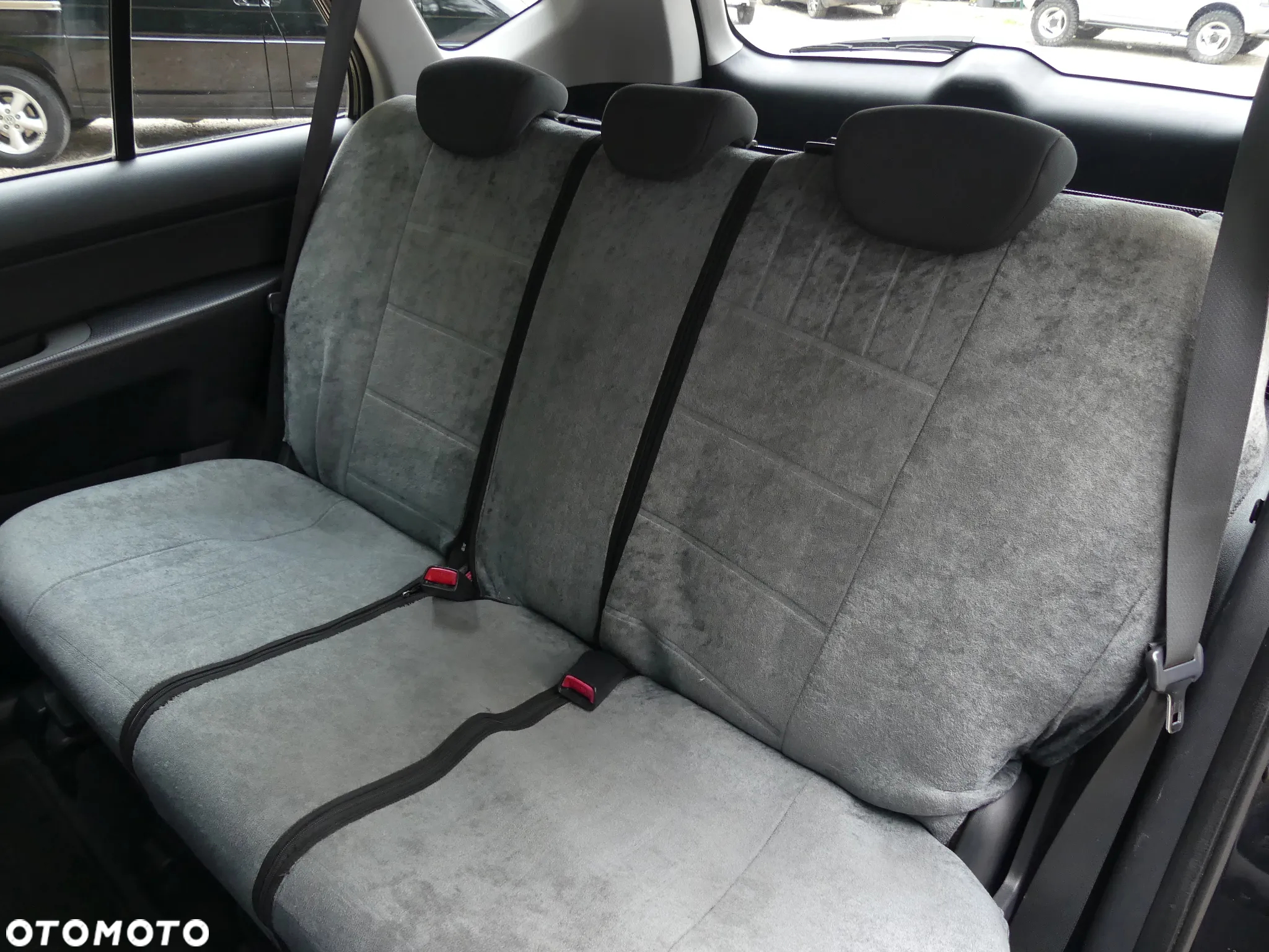 Kia Carens 2.0 CVVT EX - 14