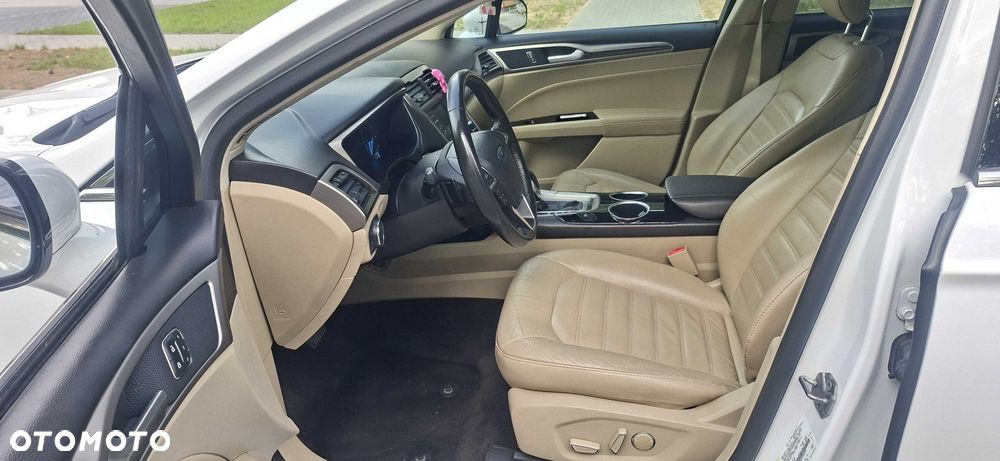 Ford Fusion - 7