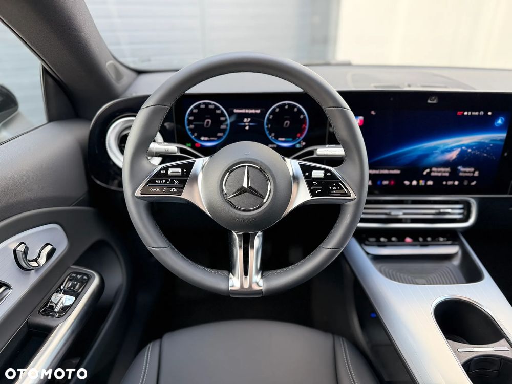Mercedes-Benz CLA - 13