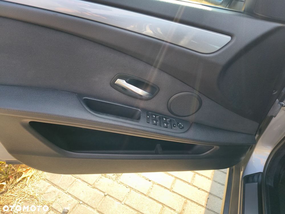 BMW Seria 5 520d Special Edition - 15