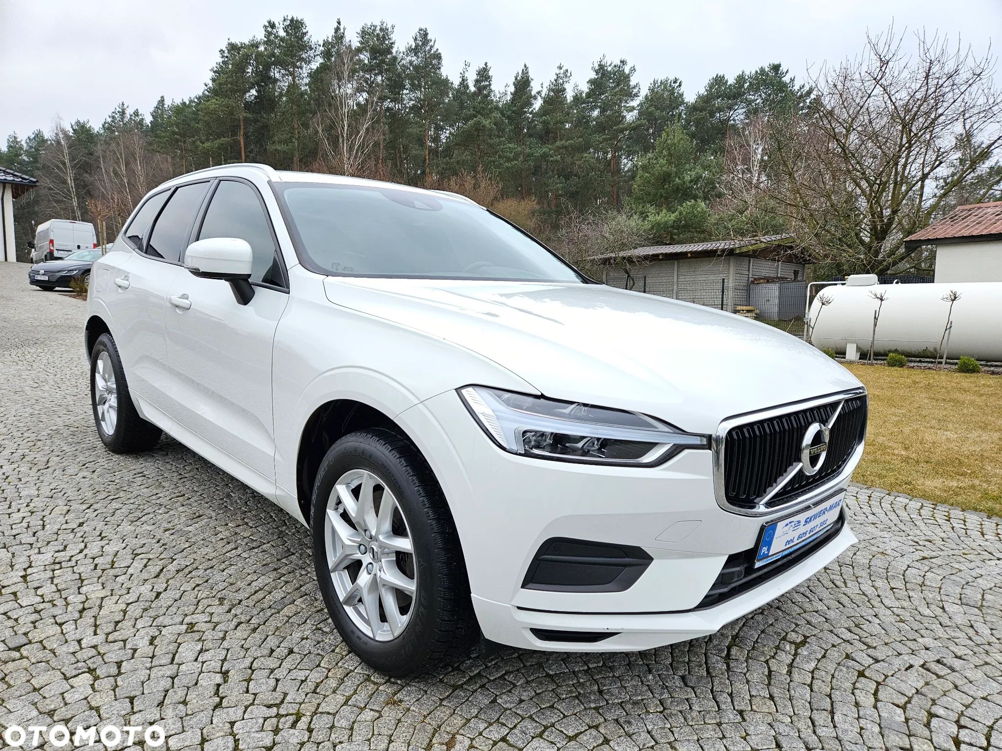 Volvo XC 60 T4 Momentum Pro - 1