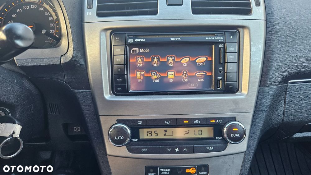 Toyota Avensis - 32