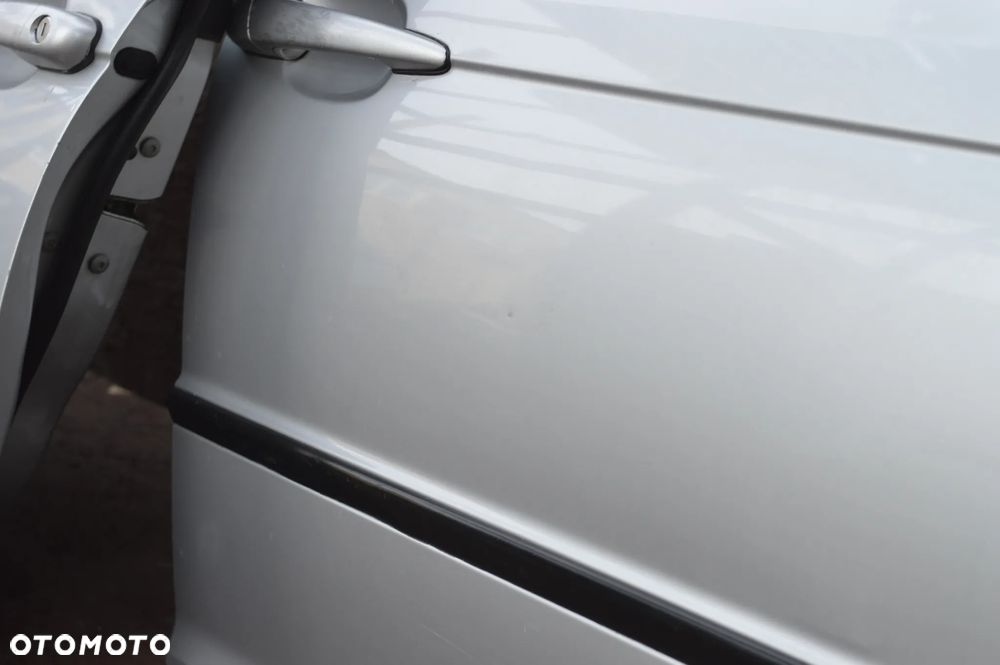 BMW E46 SEDAN / TOURING / KOMBI ORYGINALNE KOMPLETNE DRZWI PRZEDNIE LEWE / PRAWE EUROPA W KOLORZE TITANSILBER 354/7 O NR. 41 51 7 034 151 / 41 51 7 034 152 OEM W DOBRYM STANIE - 21