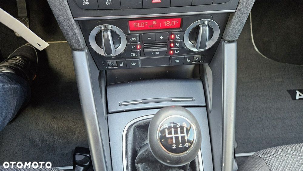 Audi A3 Sportback 1.4 TFSI Ambition - 32