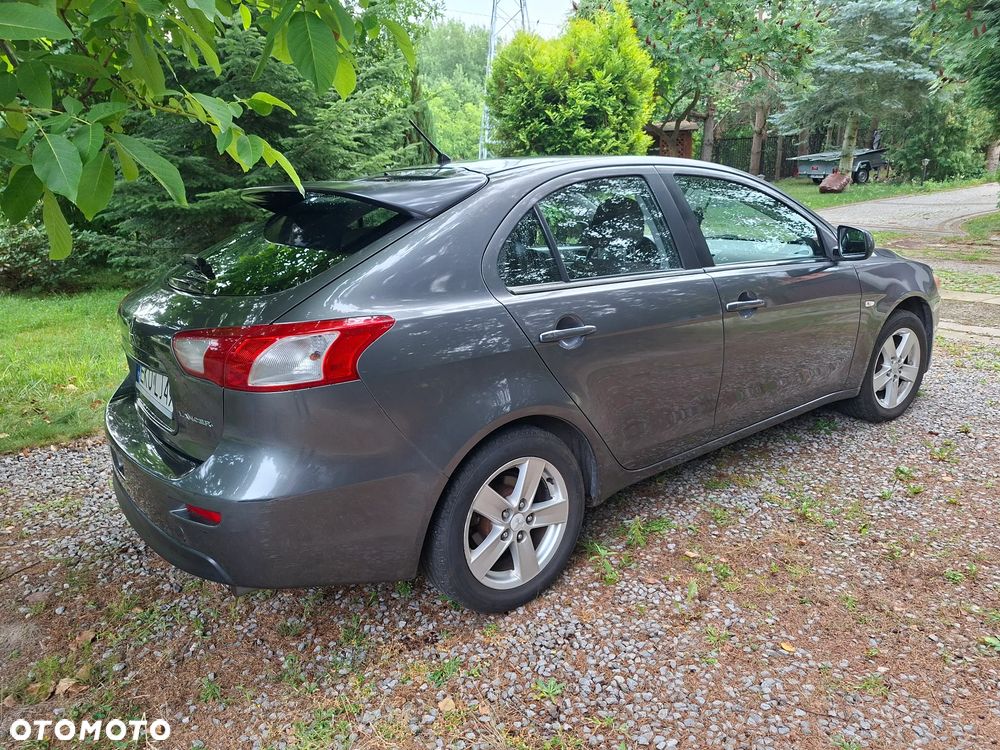 Mitsubishi Lancer 1.8 Invite - 4