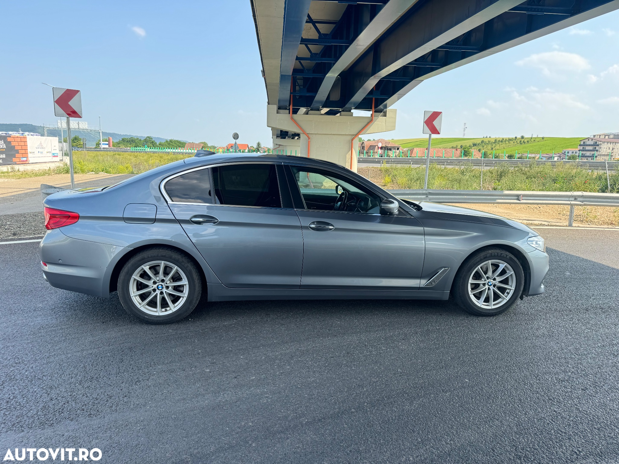 BMW Seria 5 520d xDrive AT - 13