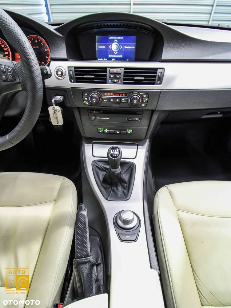 BMW Seria 3 325xi - 16