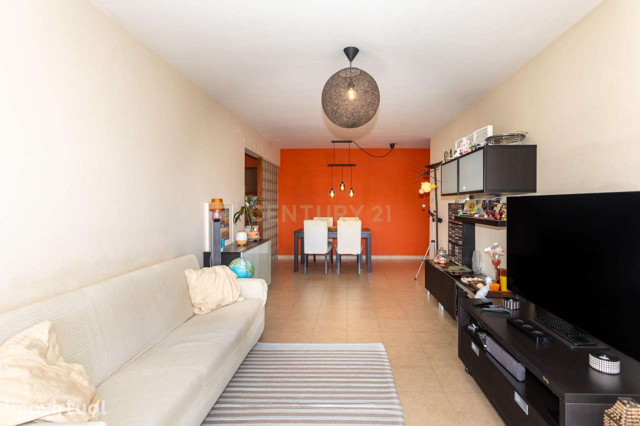 Apartamento T2 em Paço de Arcos com estacionamento. Venha viver entre - Grande imagem: 3/21