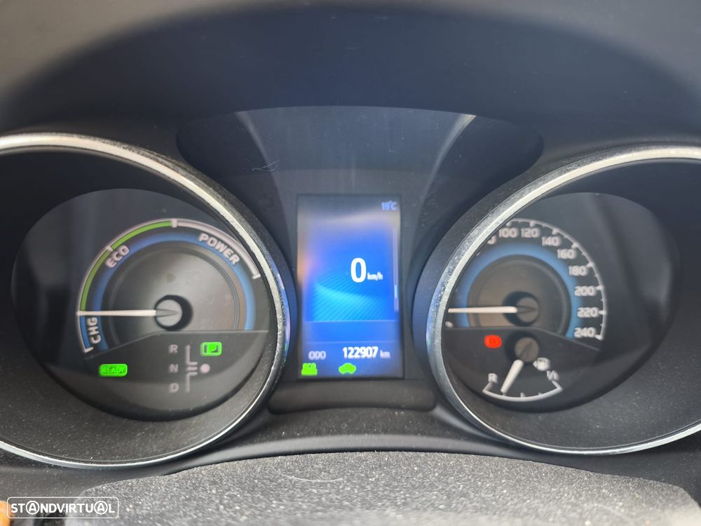 Toyota Auris Touring Sports 1.8 HSD Comfort+P.Sport - 11