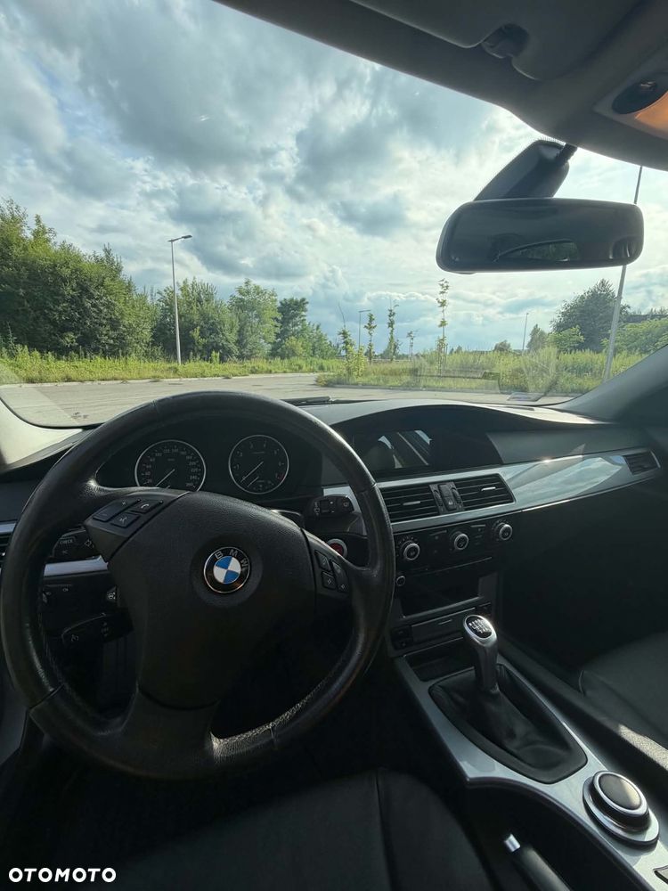 BMW Seria 5 523i - 7