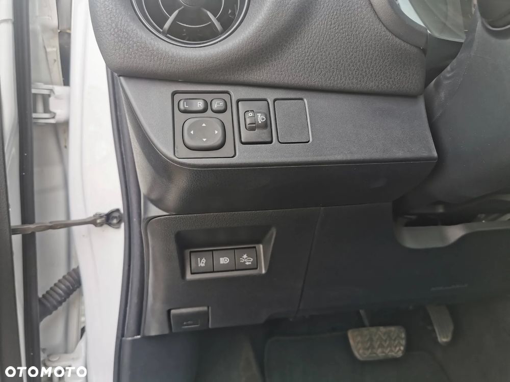Toyota Yaris - 20